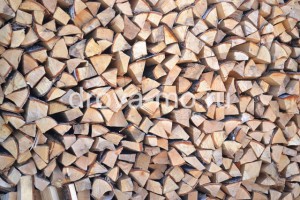 хранение колотых дров